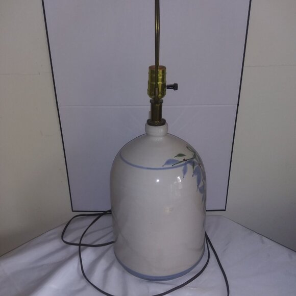 VTG Farmhouse Blue floral White Ceramic Jug Lamp - Picture 10 of 16